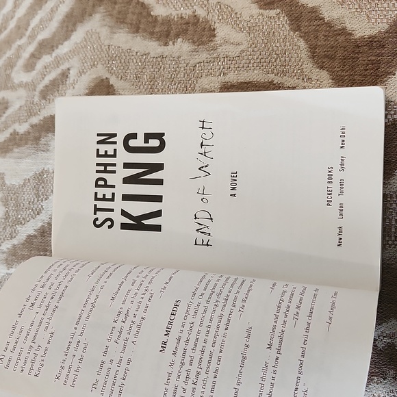 Stephen King End of Watch Novel - Picture 2 of 6